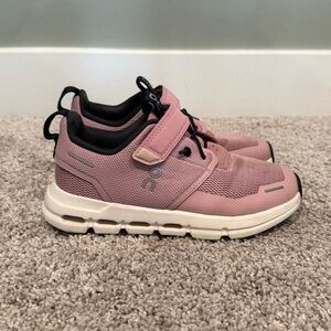 On Running Kids Sneakers. Pink. Size k12.